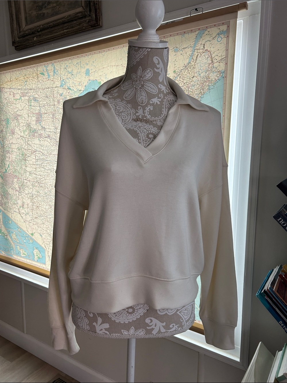 Danskin Cream V-Neck Collared Pullover Sweater